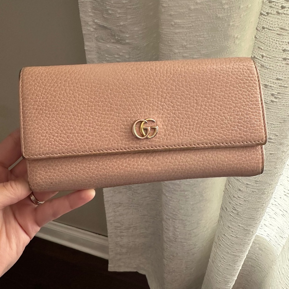 🎉 Gucci Marmont Bi fold light nude pink pebbled leather long wallet
